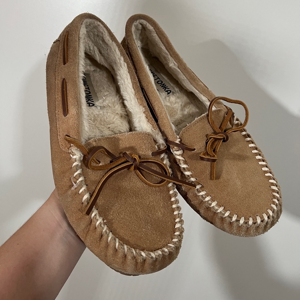 Minnetonka Leather Moccasin Slippers in Tan Size Women’s 9 - Picture 8 of 8